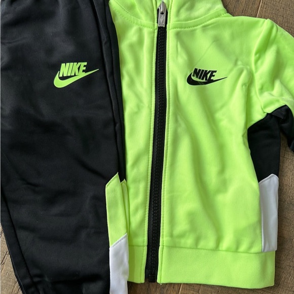 Nike Baby Boy Track Set - Picture 2 of 2